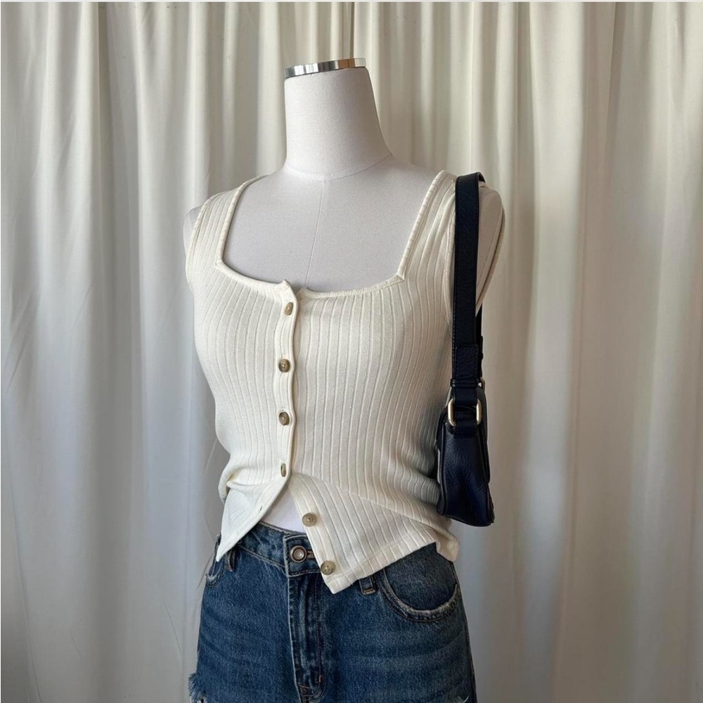 Madewell white ribbed Button-front Tank Top size XS. - Picture 3 of 8